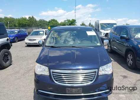 2011 Chrysler Town & Country Touring L из США, поврежденный, VIN 2A4RR8DG4BR609503